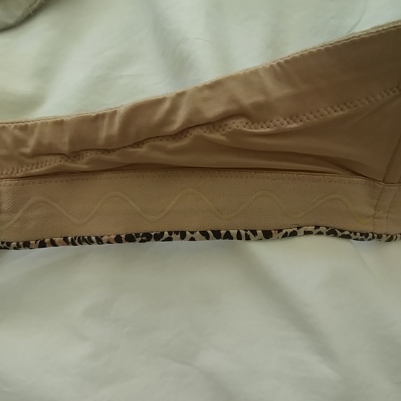 VS Strapless Bras 38D - Picture 4 of 5